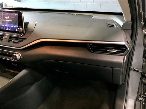 Certified 2022 Nissan Altima 2.5 SV image 16