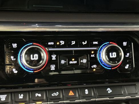 Used 2024 GMC Sierra 2500 Denali Ultimate image 27