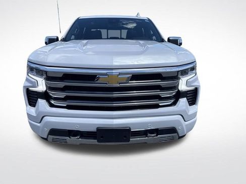 Used 2024 Chevrolet Silverado 1500 High Country w/ High Country Premium Package AWD/4WD image 10