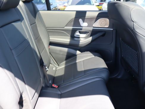Used 2024 Mercedes-Benz GLS 450 4MATIC w/ AMG Line Exterior image 18