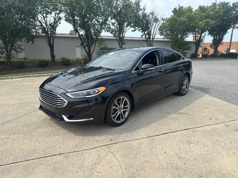 Used 2019 Ford Fusion SEL FWD image 18