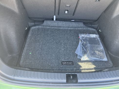 Certified 2025 Volkswagen Taos SE image 31