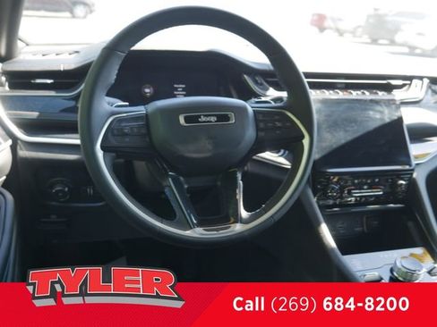 Used 2022 Jeep Grand Cherokee Trailhawk AWD/4WD image 45