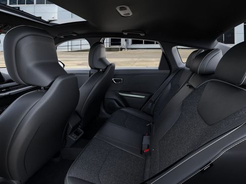 New 2025 Kia K4 GT-Line image 18