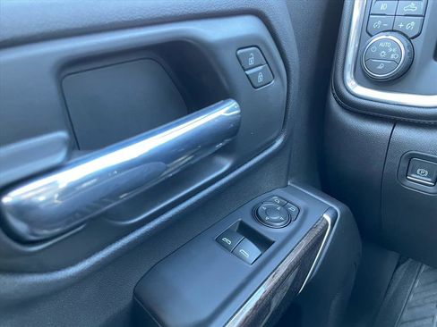 Used 2023 Chevrolet Silverado 2500 LT w/ Convenience Package image 9