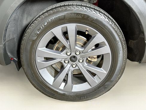 Used 2022 Ford Explorer XLT w/ Equipment Group 202A image 11