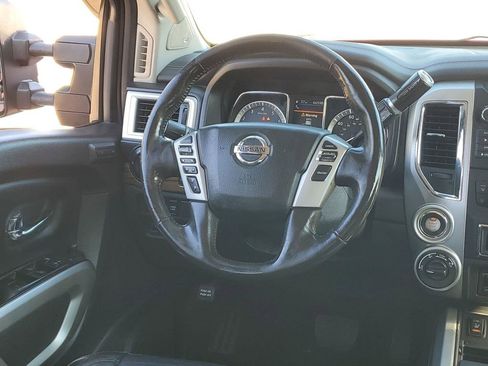 Used 2019 Nissan Titan SL w/ Chrome Package image 25