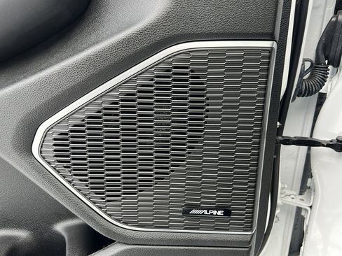 Used 2024 Jeep Grand Cherokee Limited w/ Luxury Tech Group II image 14