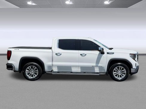 Used 2023 GMC Sierra 1500 SLT w/ SLT Premium Package AWD/4WD image 8