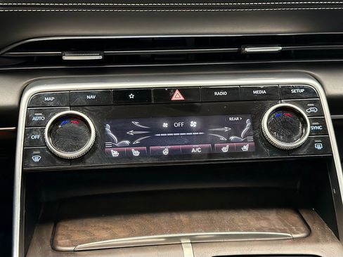 Used 2023 Genesis GV80 2.5T w/ Prestige Package image 10