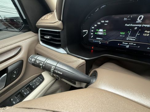 Used 2022 GMC Yukon Denali image 25