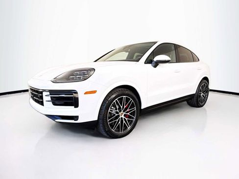 Used 2024 Porsche Cayenne S image 1