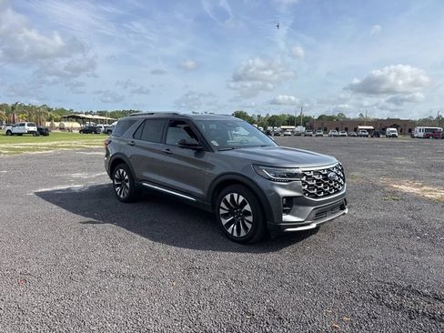 Certified 2025 Ford Explorer Platinum w/ LUX Leather Package AWD/4WD image 10