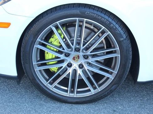 Used 2018 Porsche Panamera 4 image 15