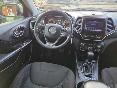 Used 2021 Jeep Cherokee Latitude image 18