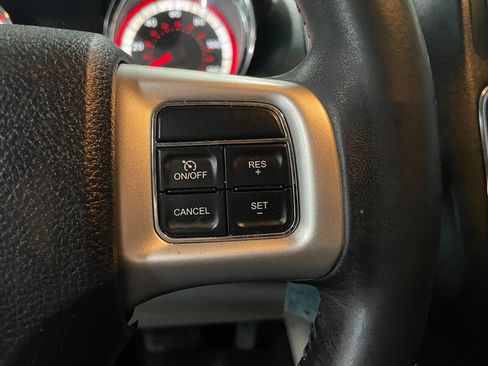 Used 2017 Dodge Grand Caravan SE w/ UConnect Hands-Free Group FWD image 11