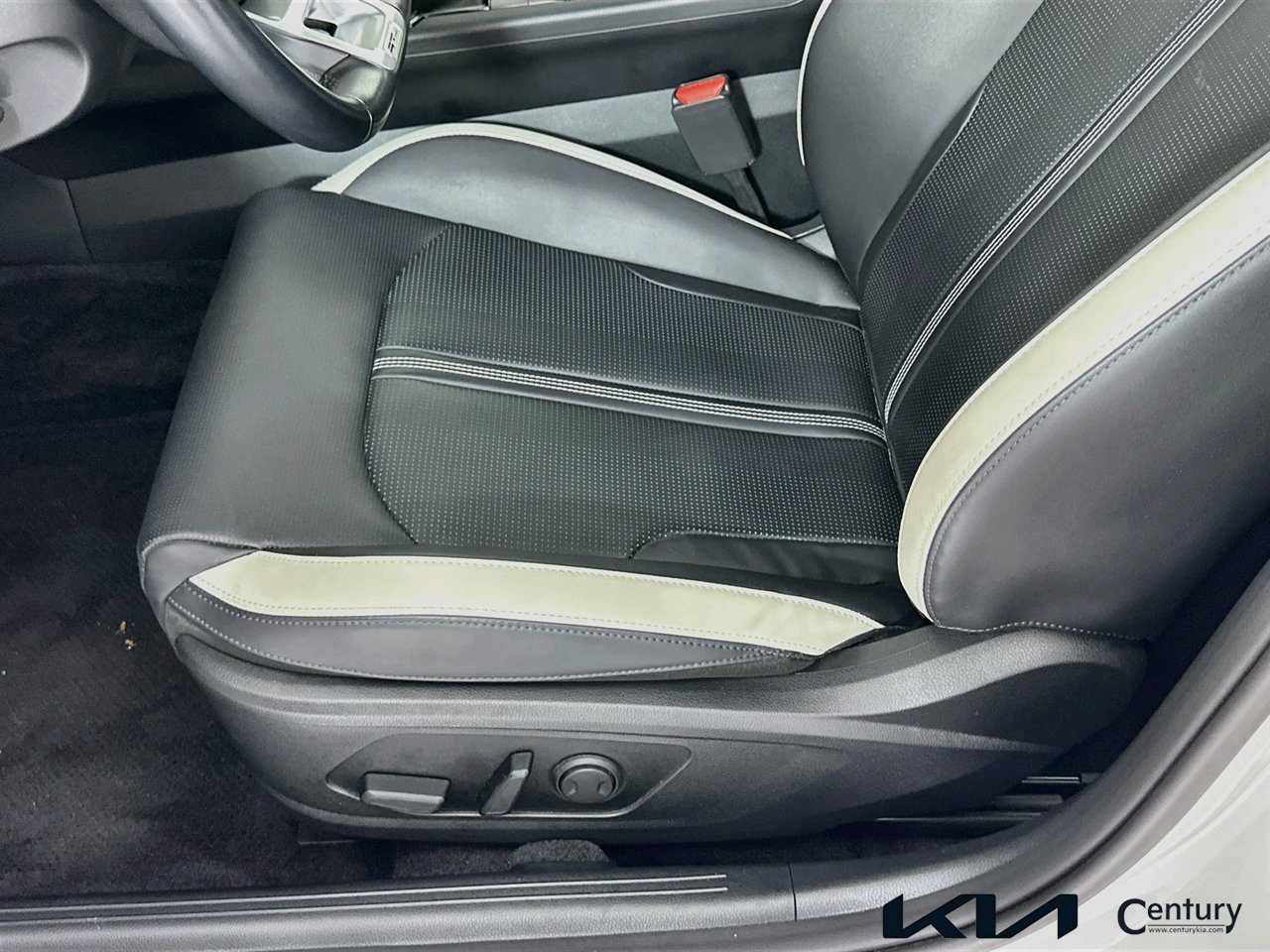 Used 2025 Kia K5 GT-Line FWD image 19