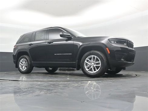 New 2025 Jeep Grand Cherokee Laredo X w/ Luxury Tech Group I image 38
