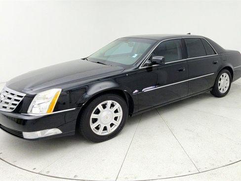 Used 2011 Cadillac DTS image 5