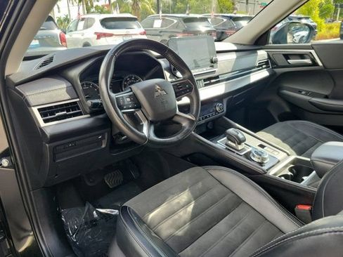 Used 2024 Mitsubishi Outlander SE AWD/4WD image 14