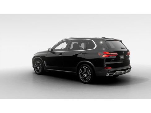 New 2026 BMW X5 xDrive40i w/ Premium Package AWD/4WD image 2