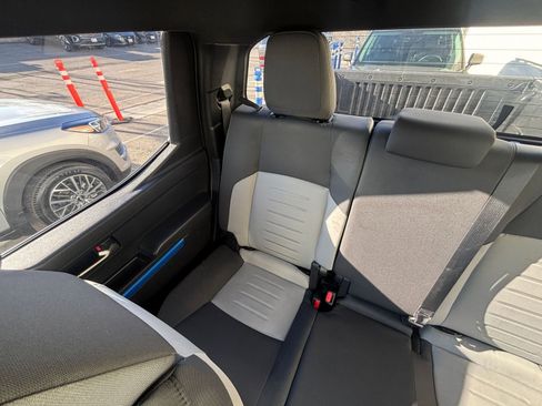 Used 2025 Toyota Tacoma TRD Off-Road image 39