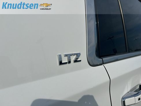 Used 2016 Chevrolet Suburban LTZ AWD/4WD image 8