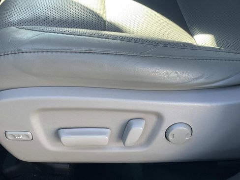 Used 2016 Toyota Highlander Limited image 16