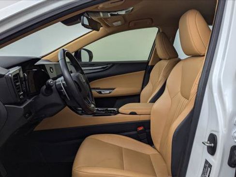 Used 2025 Lexus NX 250 NX 250 w/ Towing Package (2000 Lbs) image 14