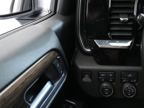 Used 2022 Chevrolet Silverado 1500 LT Trail Boss image 17