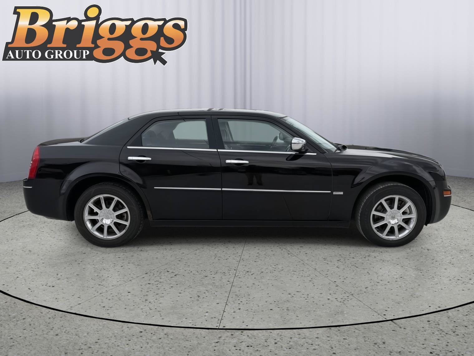 Used 2010 Chrysler 300 Touring AWD/4WD image 6