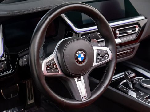 Used 2022 BMW Z4 M40i w/ Premium Package image 12