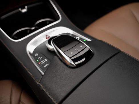 Used 2016 Mercedes-Benz S 550 4MATIC Sedan image 52