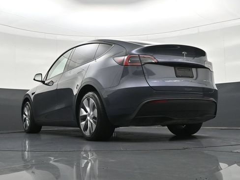 Used 2023 Tesla Model Y Long Range AWD/4WD image 24