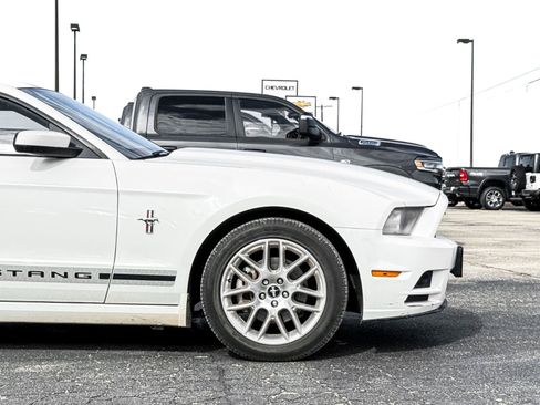 Used 2013 Ford Mustang Premium RWD image 9