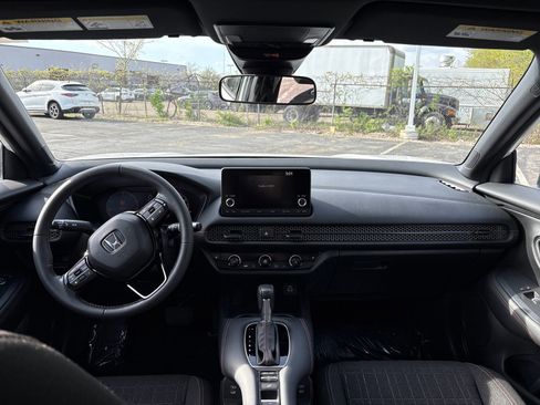 Used 2025 Honda HR-V Sport image 12