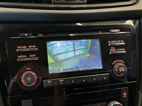 Used 2017 Nissan Rogue SV w/ Midnight Edition Package AWD/4WD image 14
