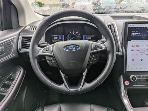 Used 2022 Ford Edge Titanium image 12
