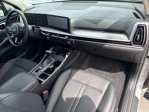 Used 2025 Kia Sorento S w/ Panoramic Sunroof Package FWD image 19
