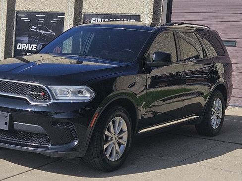 Used 2023 Dodge Durango SXT RWD image 3
