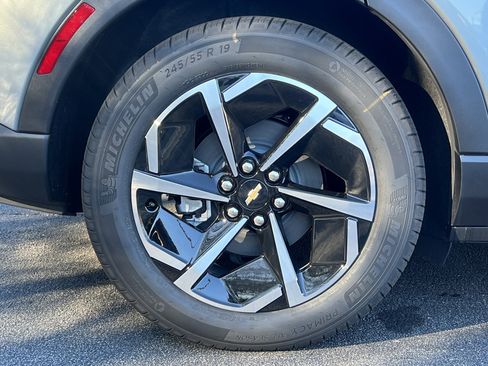 New 2026 Chevrolet Equinox EV LT image 34