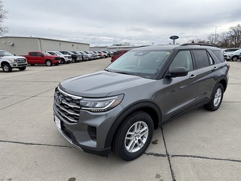 New 2026 Ford Explorer Active AWD/4WD image 7