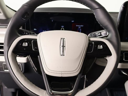 New 2026 Lincoln Aviator Reserve image 3