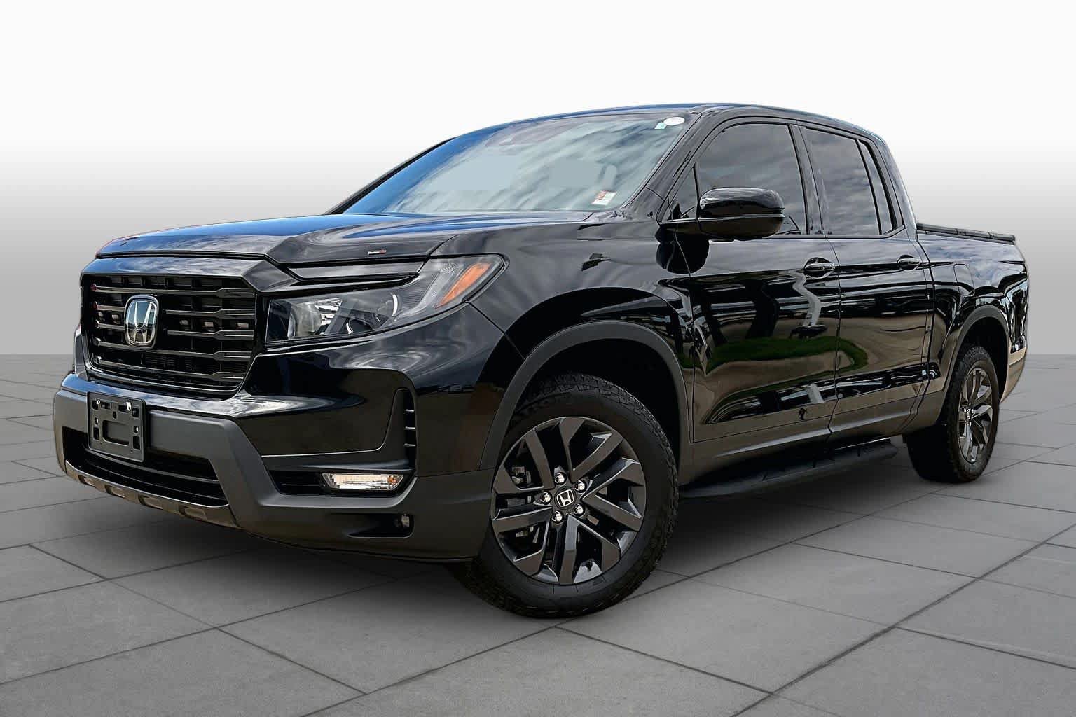Used 2023 Honda Ridgeline Sport image 2