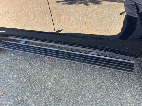 Certified 2024 Chevrolet Tahoe Premier w/ Advanced Technology Package image 18