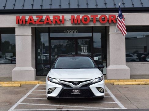Used 2019 Toyota Camry XSE w/ Navigation Package FWD image 5