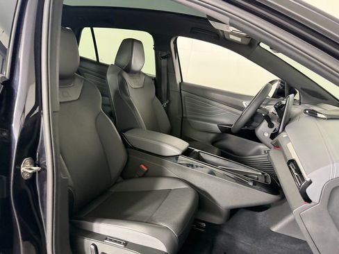 Used 2023 Volkswagen ID.4 Pro image 33