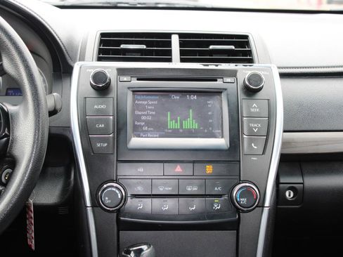 Used 2015 Toyota Camry LE FWD image 11