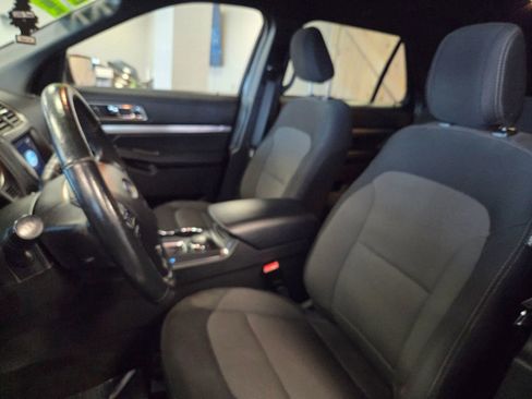 Used 2018 Ford Explorer XLT w/ Equipment Group 201A image 18