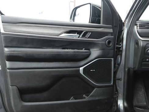 Used 2024 Jeep Wagoneer L Series II w/ Flexible Seating Group image 24